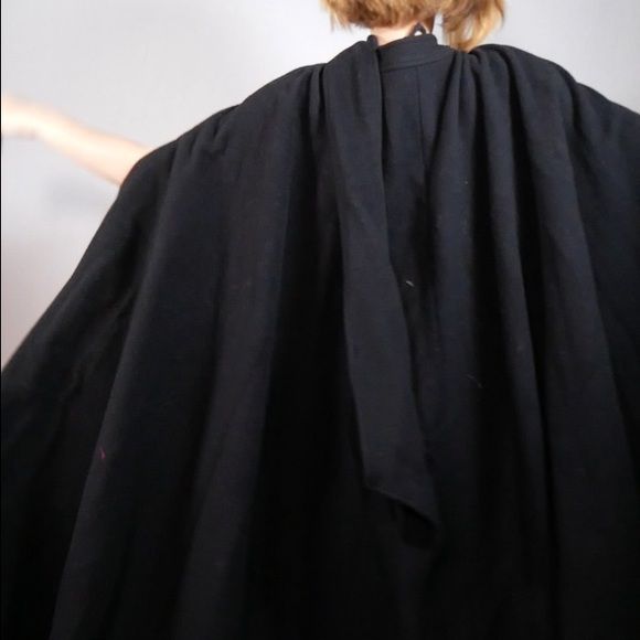 Black Laine Wool Cape With Scarf Circa 1980 - Picture 4 of 7